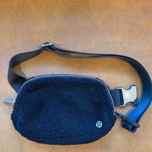 Lululemon Black Sherpa Belt Bag
